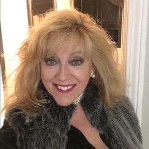 Meet your Posher, Cynthia